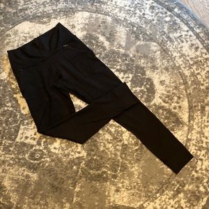 Black 7/8 w zip pockets